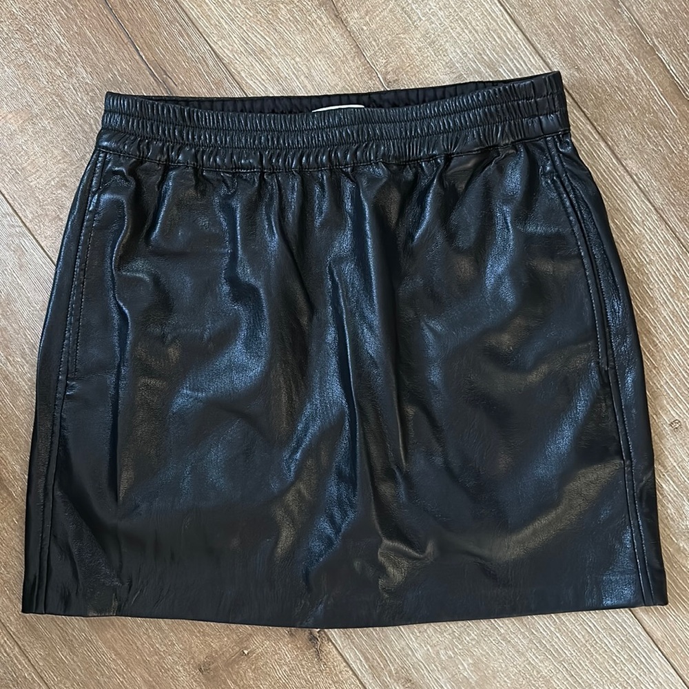Aritzia Babaton Vegan Leather Skirt